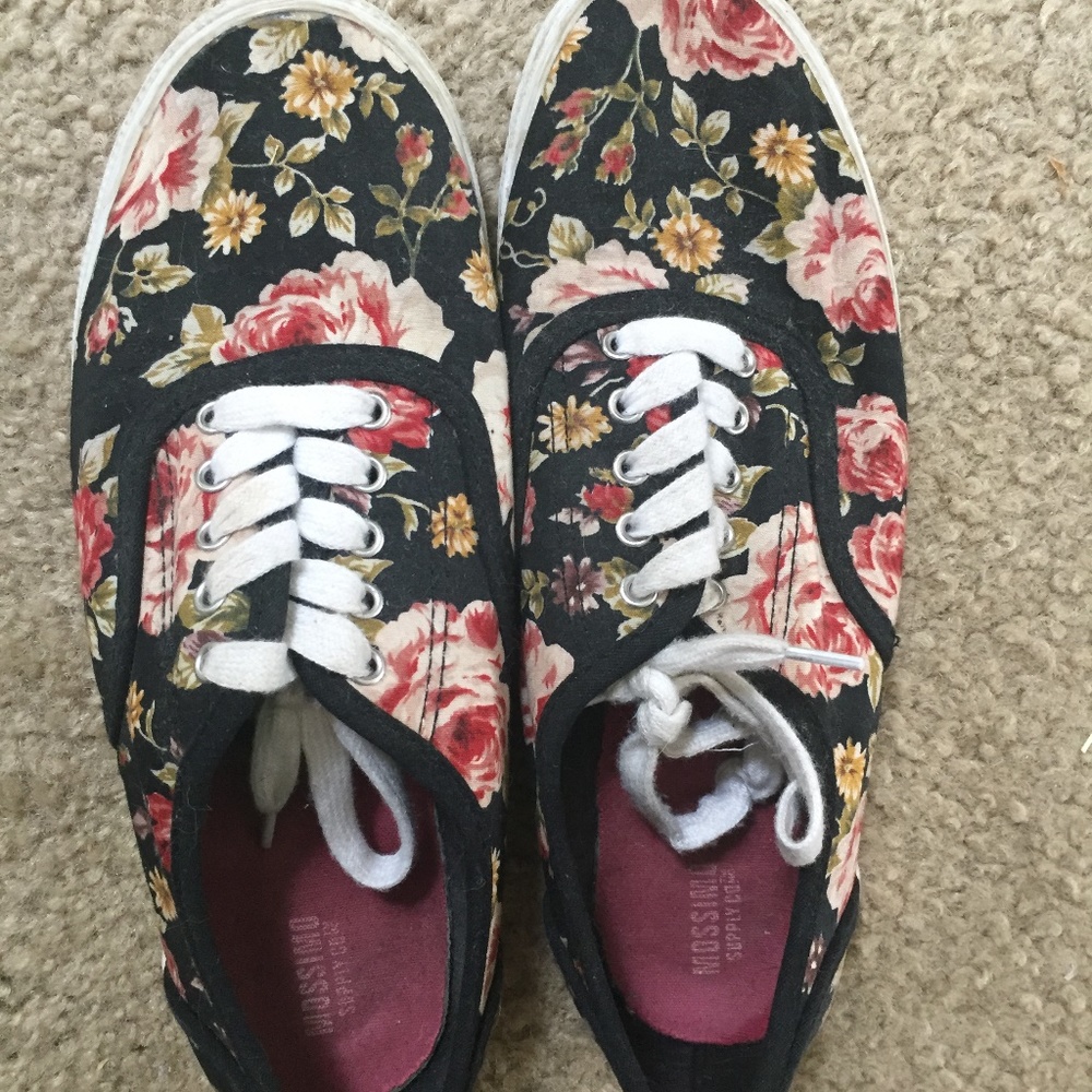 Mossimo Supply Co. Floral Sneakers Size 8
